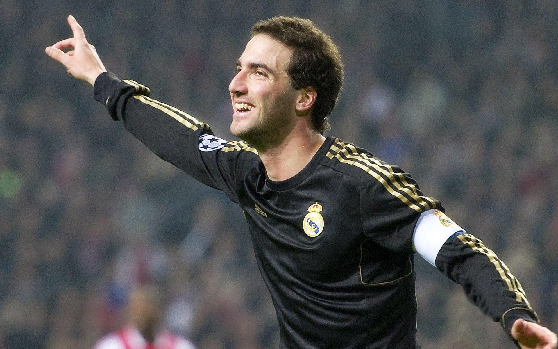 曼联锁定布伦特福德核心姆贝莫,十号位补强计划浮出水面