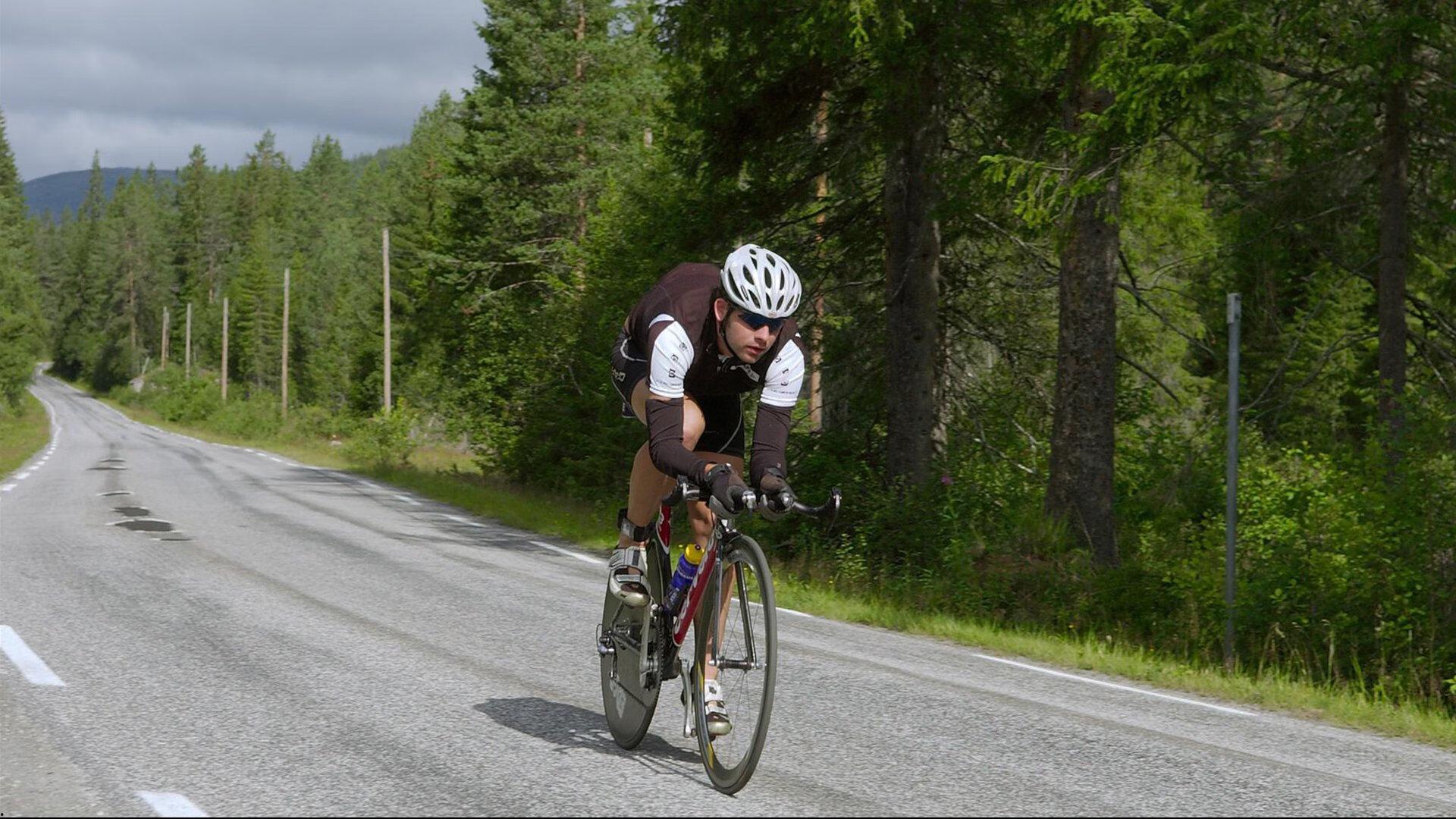 罗马诺标志性Here we go！引爆足坛，曼联锁定未来基石